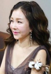 박준금